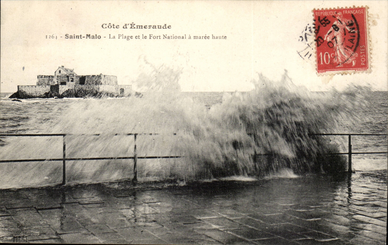Saint Malo CPA the beach and the strong national has high tide