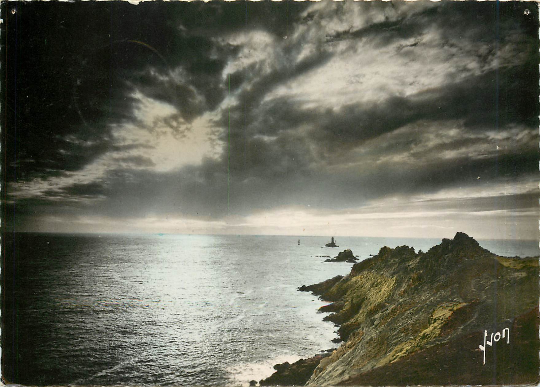 CPA Coucher de soleil sur la Pointe du Raz Finistere 