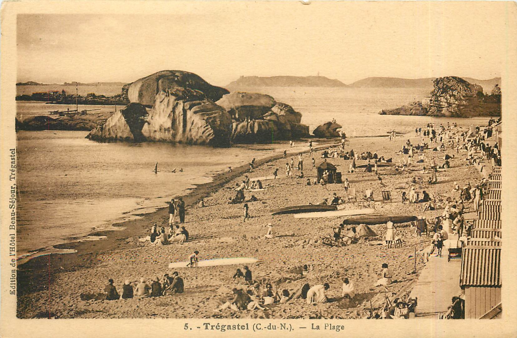 CPA Tregastel C du N La Plage 