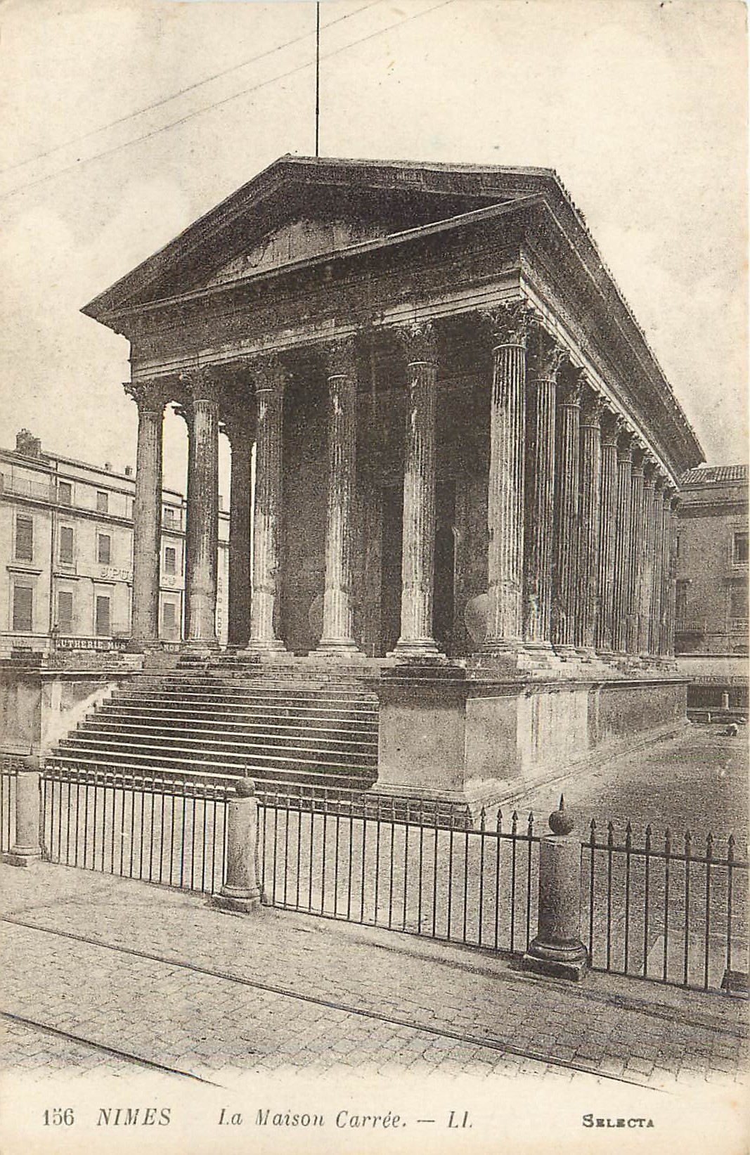 CPA Nimes La Maison Carree 