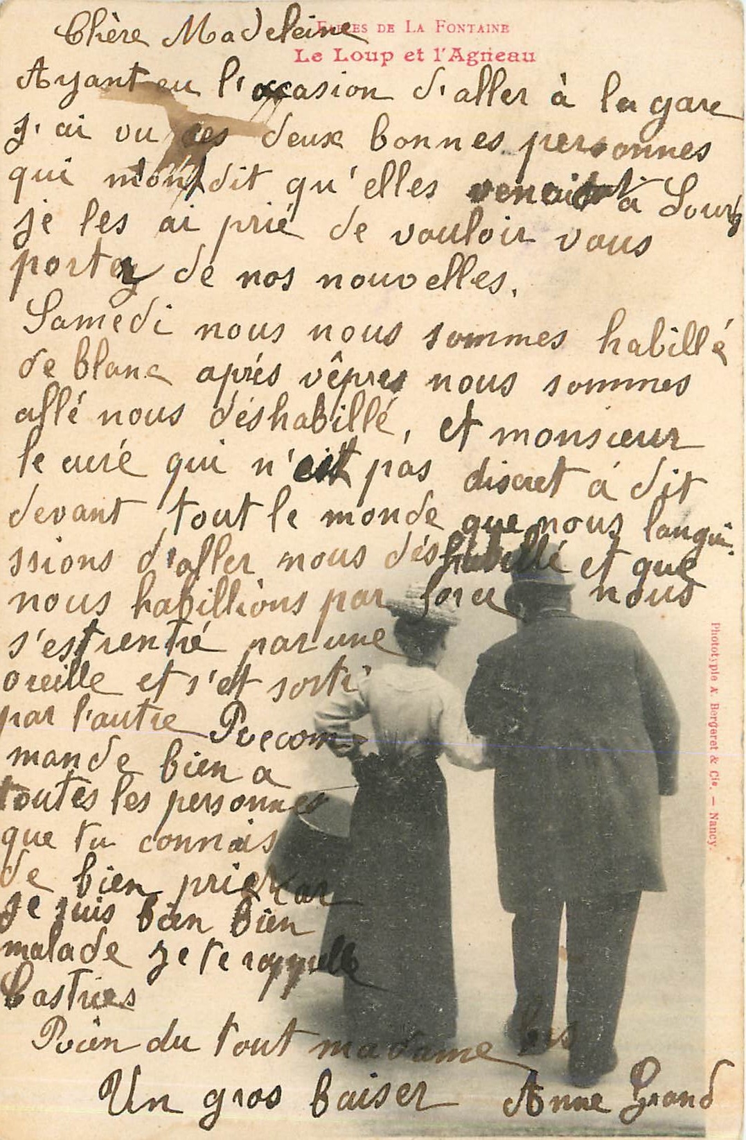 CPA Le Loup et l'Agneau Femme