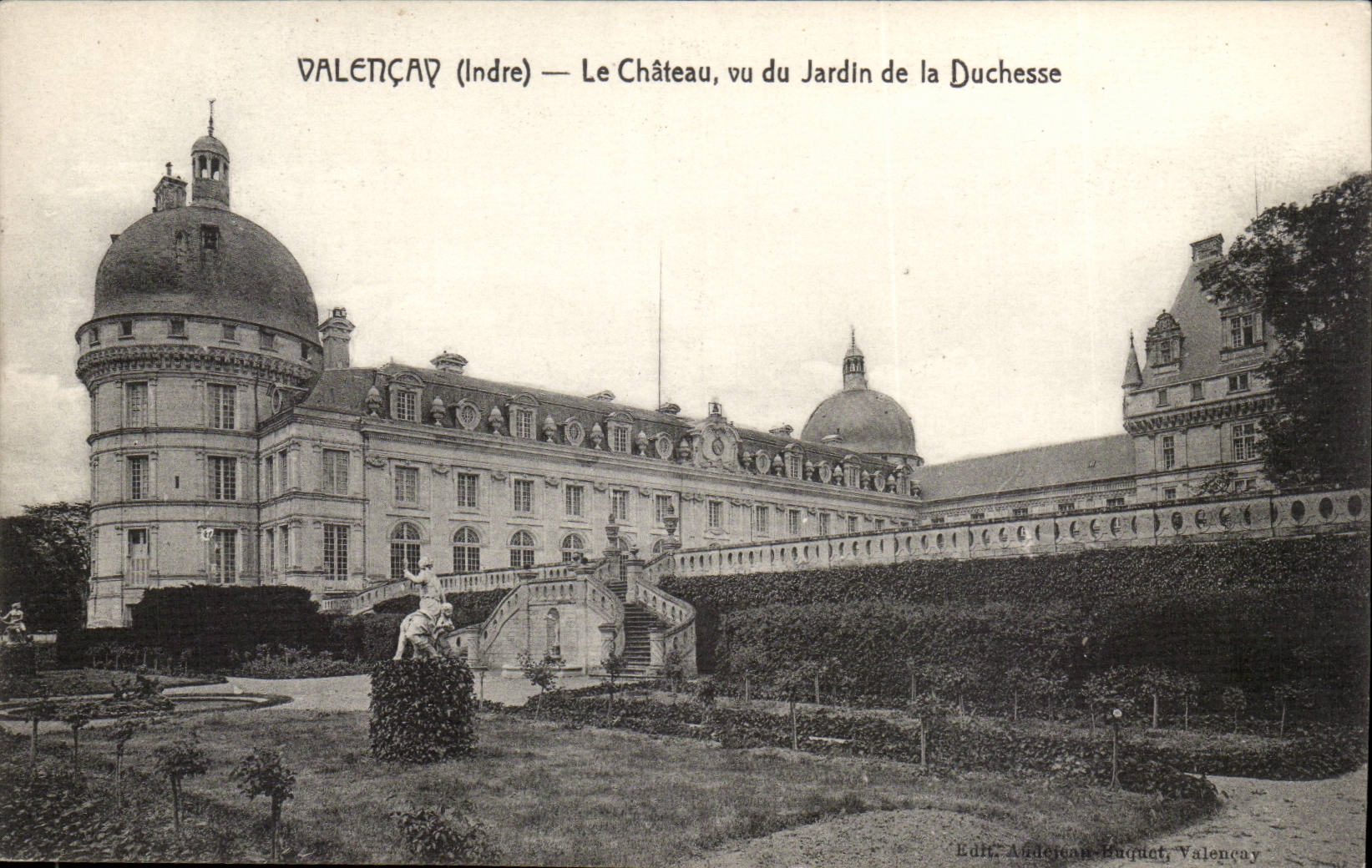 Valencay CPA the castle seen of the garden of has duchess