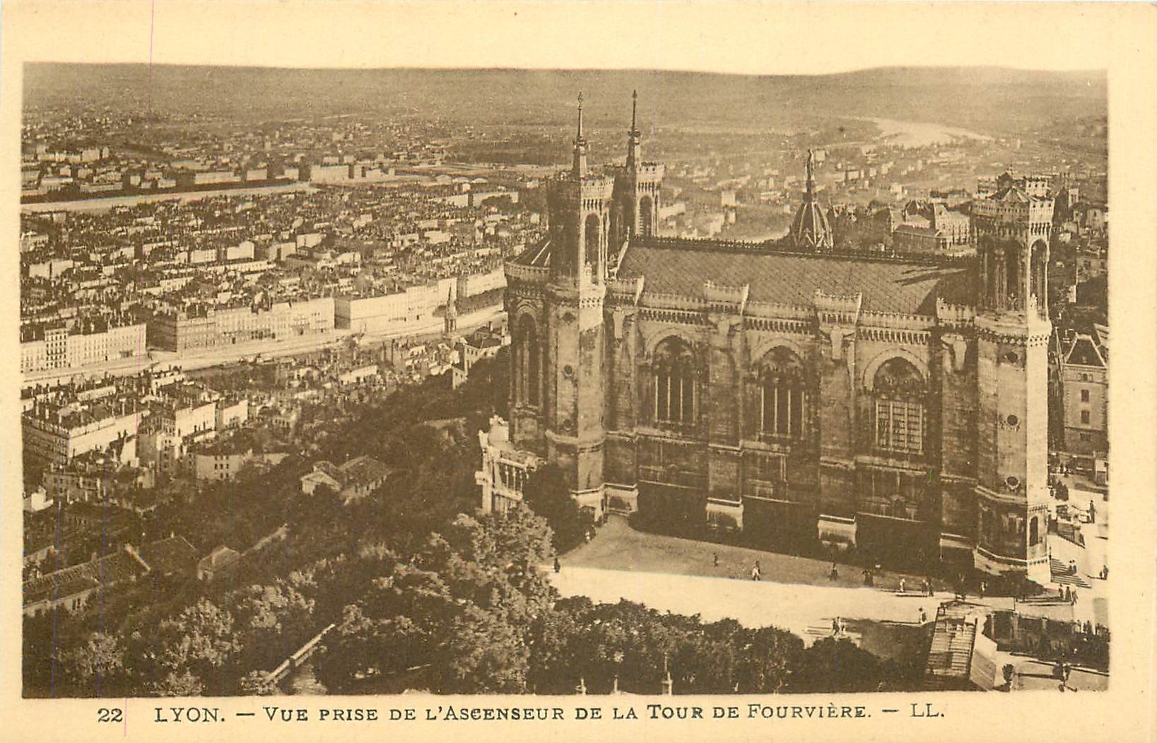 CPA Lyon - Vue prise de l'Ascenseur de la Tour de Fourviere