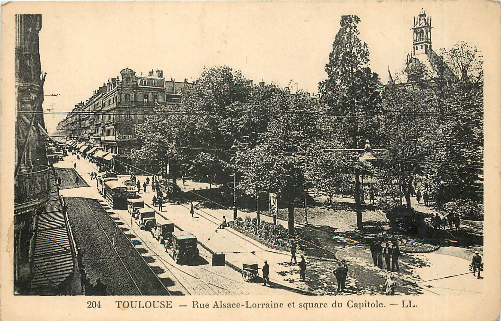 CPA Toulouse Rue Alsace Lorraine et square du Capitole