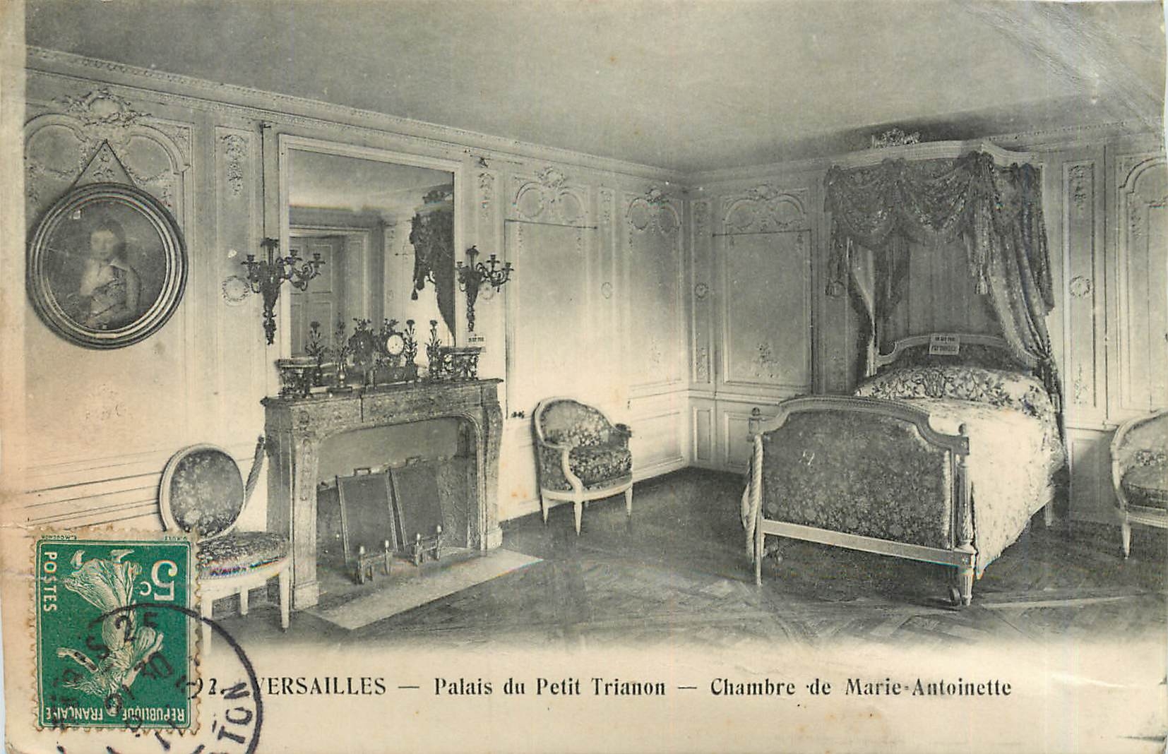CPA Versailles Palais du Petit Trianon Chambre de Marie Antoinette 