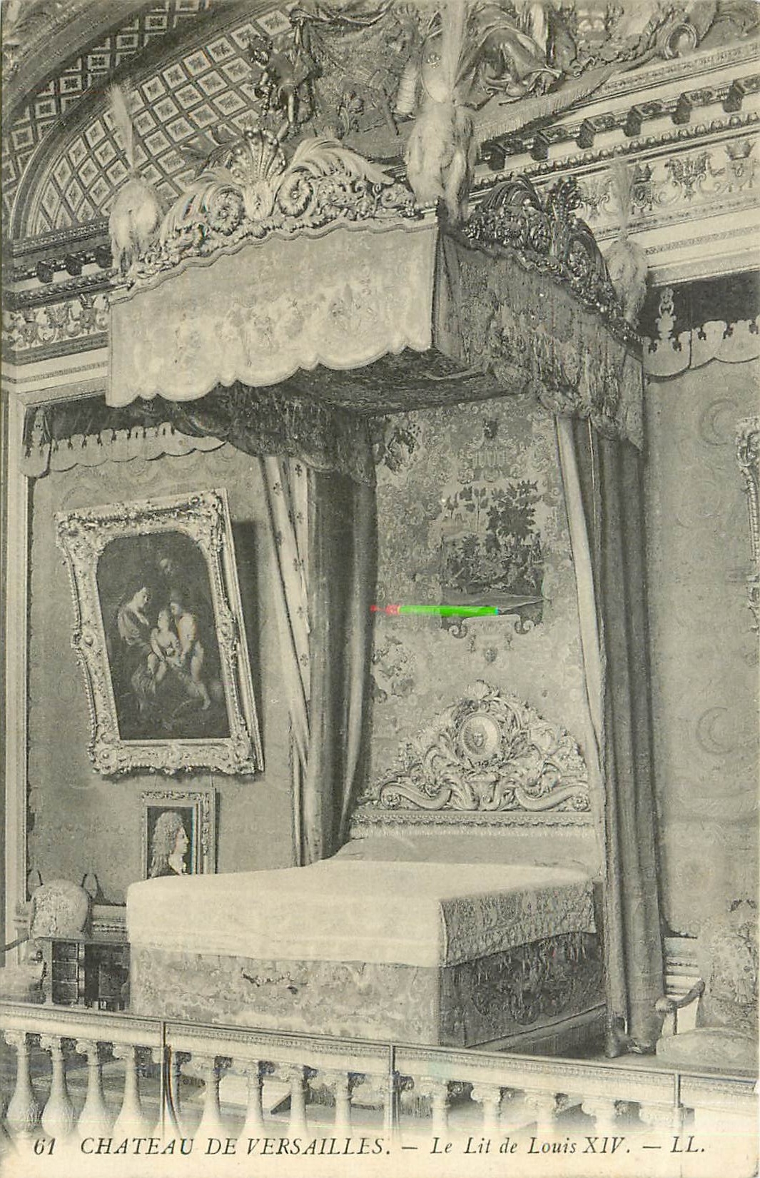 CPA Chateau de Versailles Le Lit de Louis XIV 
