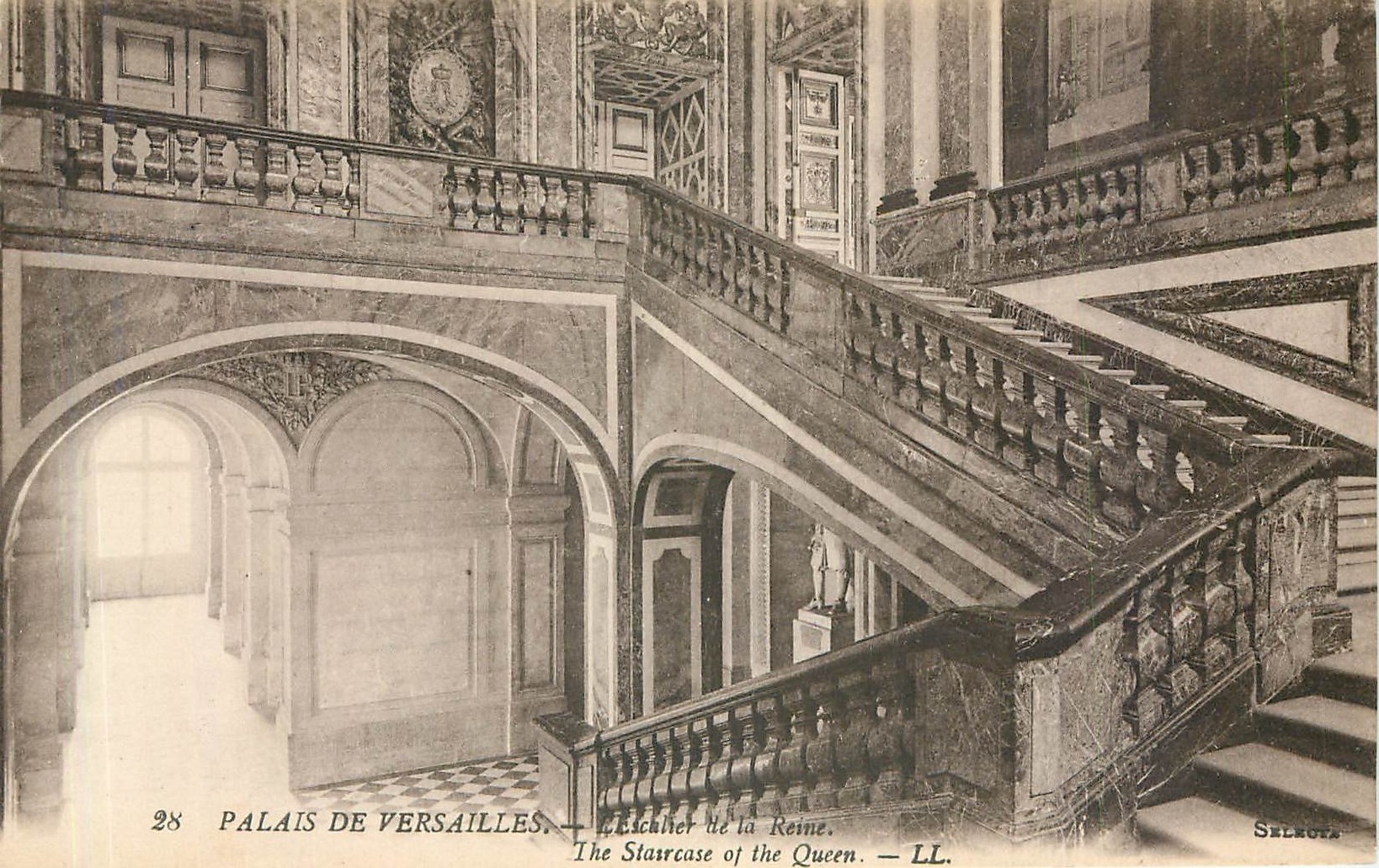 CPA Palais de Versailles L'Escalier de la Reine 