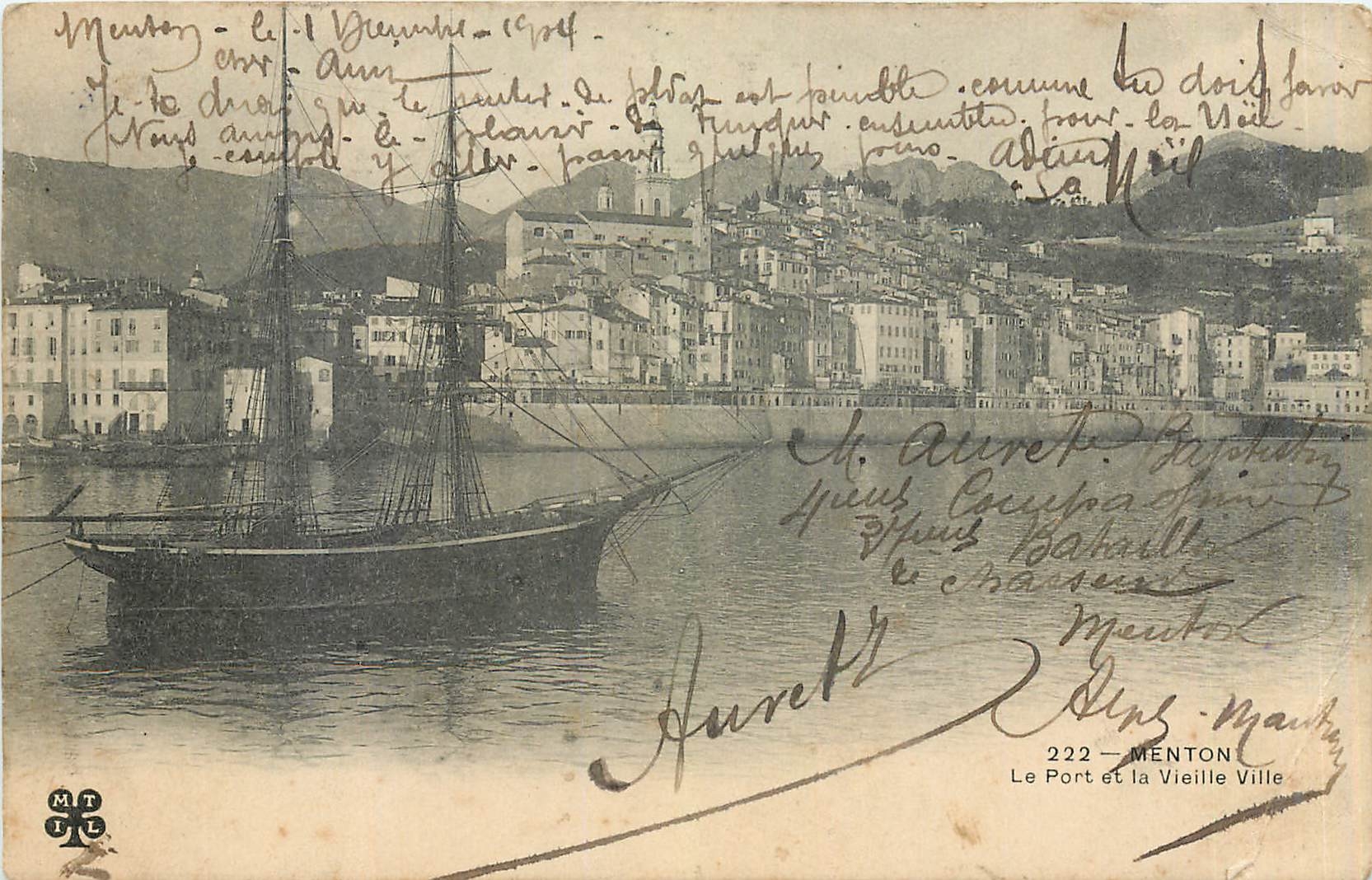 CPA Menton Le Port et la Vieille Ville Bateau Voilier