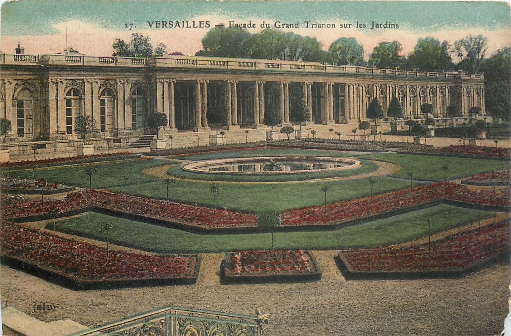CPA Versailles Facade du Grand Trianon sur les Jardins 
