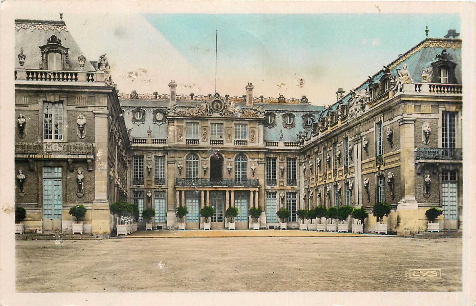 CPA Versailles La Cour de Marbre 