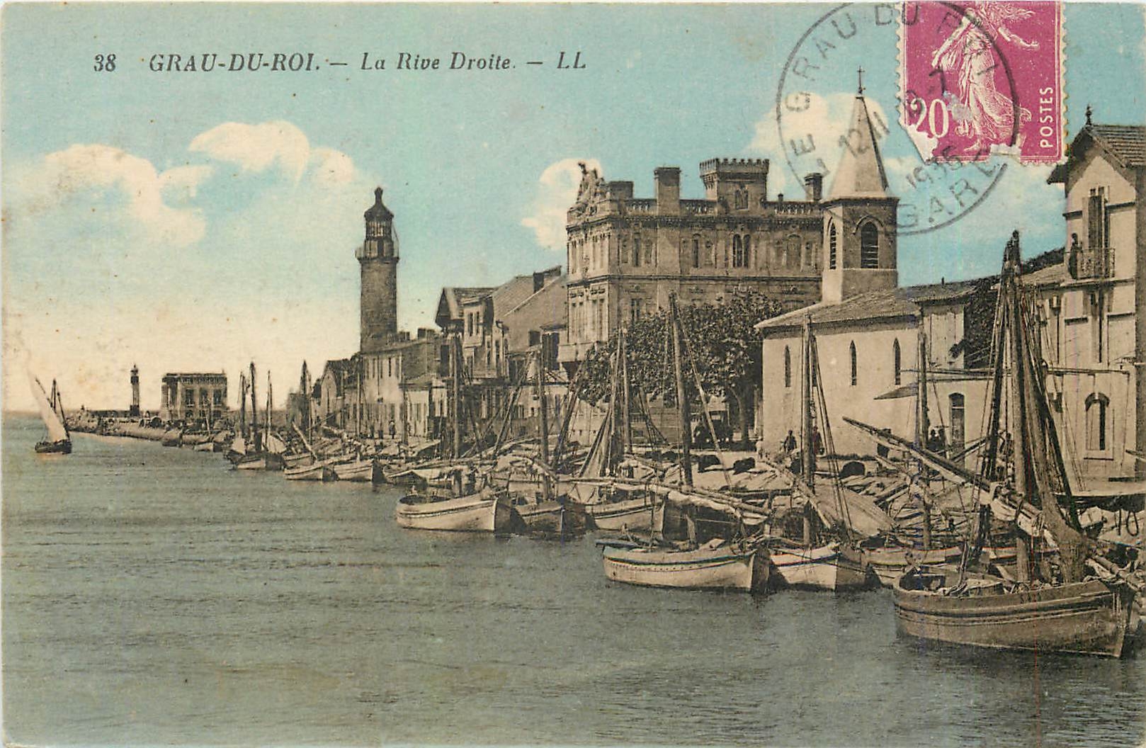 CPA Grau du Roi La Rive Droite Bateaux