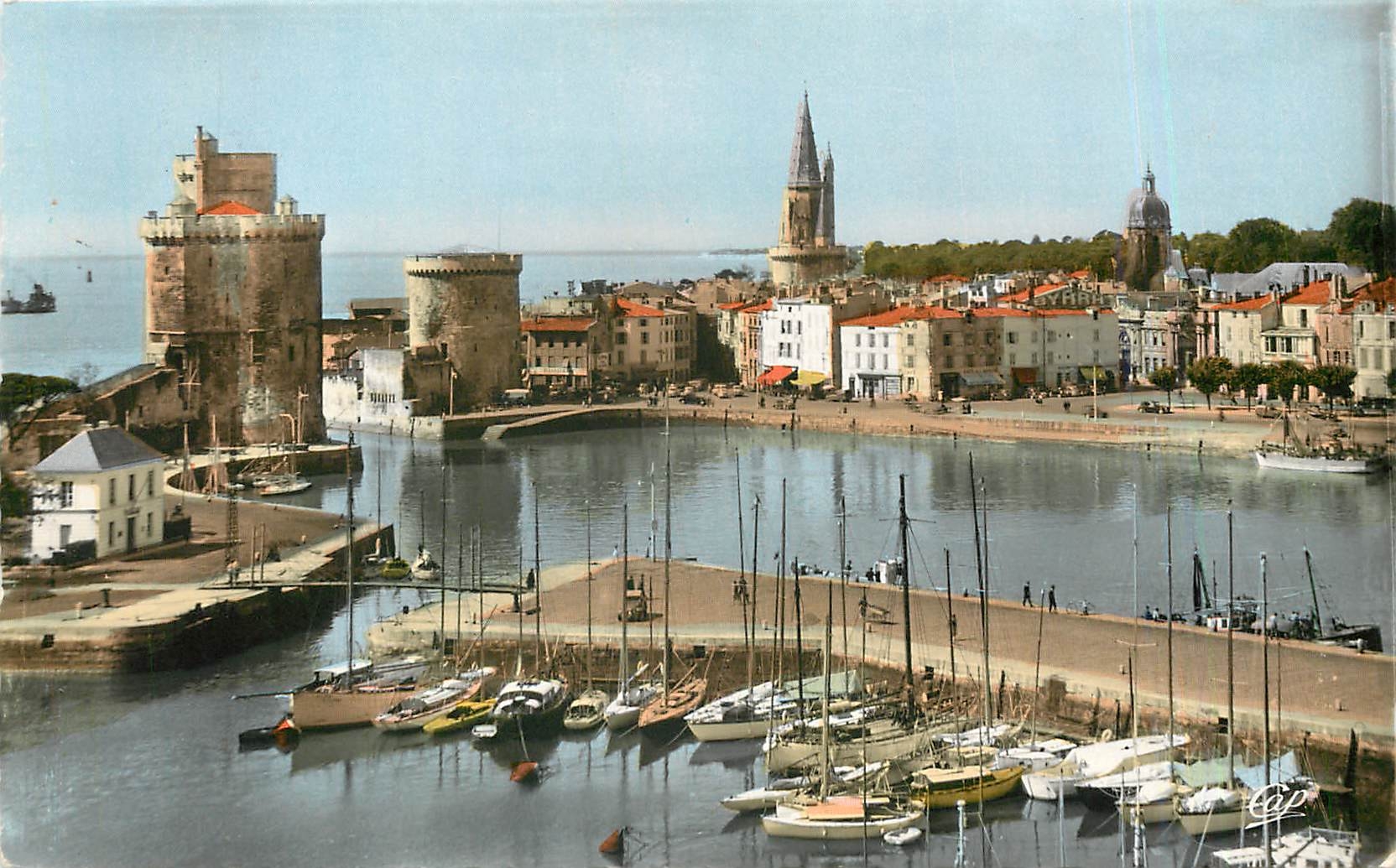 CPM La Rochelle Le Port et les Yachts Bateaux