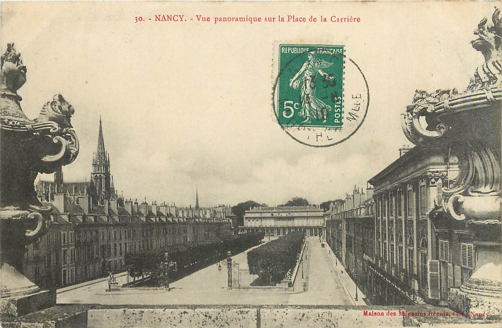 CPA Nancy Vue panoramique sur la Place de la Carriere