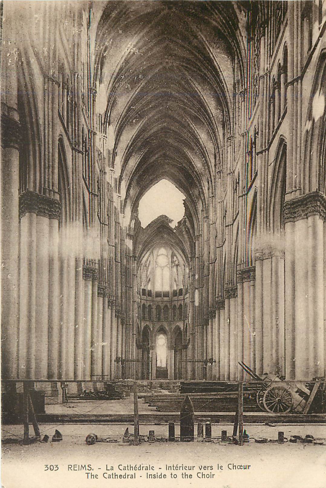 CPA Reims La Cathedrale Interieur vers le Choeur 