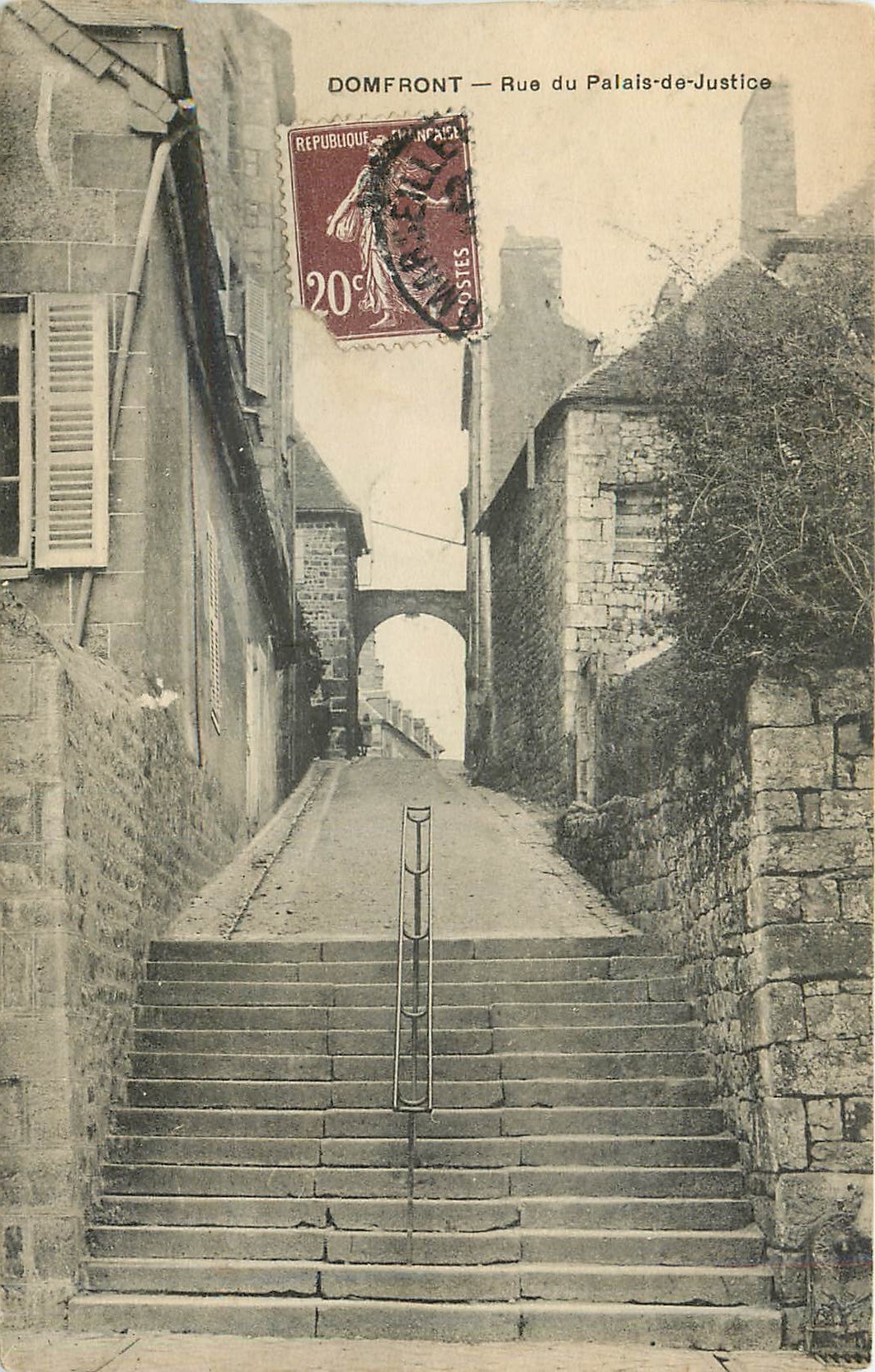 CPA Domfort Rue du Palais de Justice 