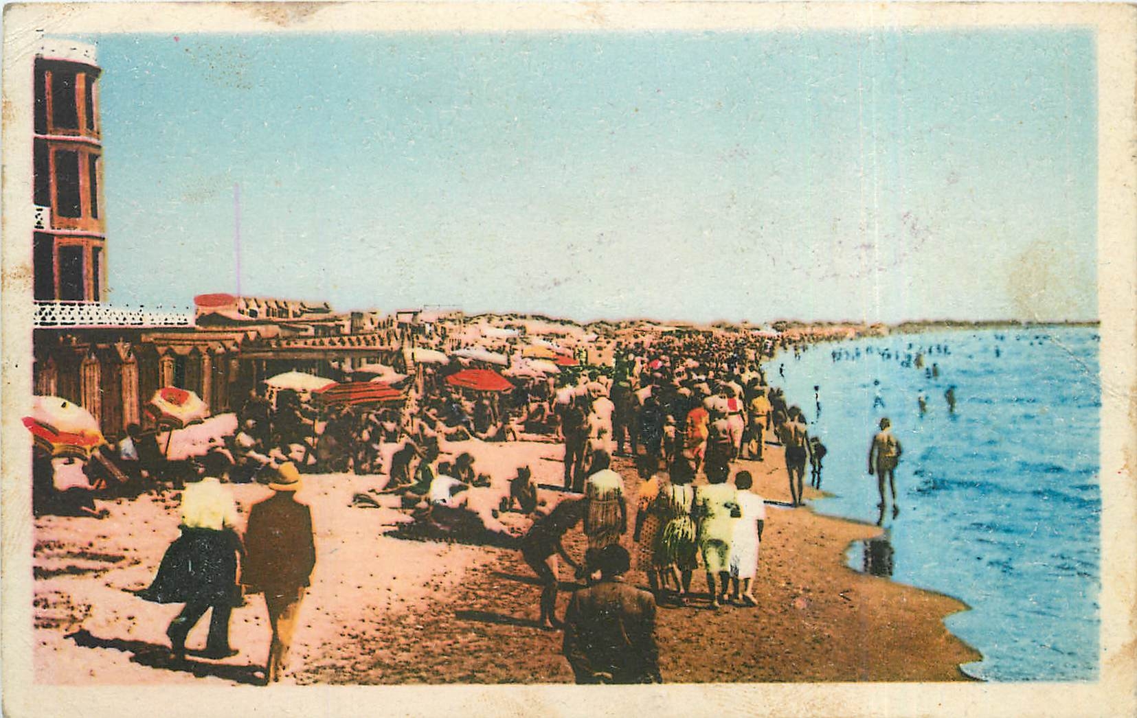 CPA Grau du Roi Gard Vue generale de la Plage