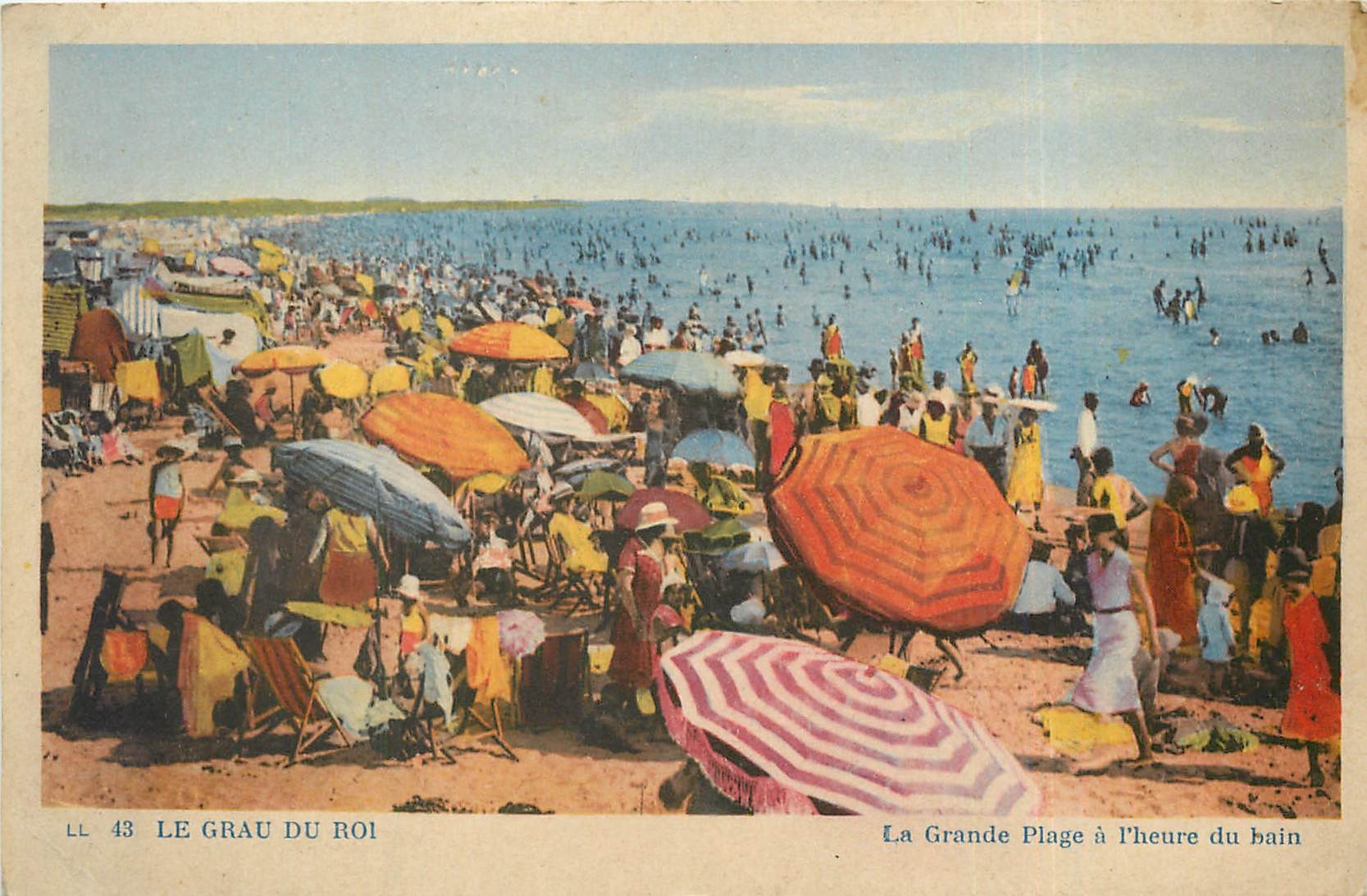CPA Le Grau du Roi La Grande Plage a l'Heure du Bain 