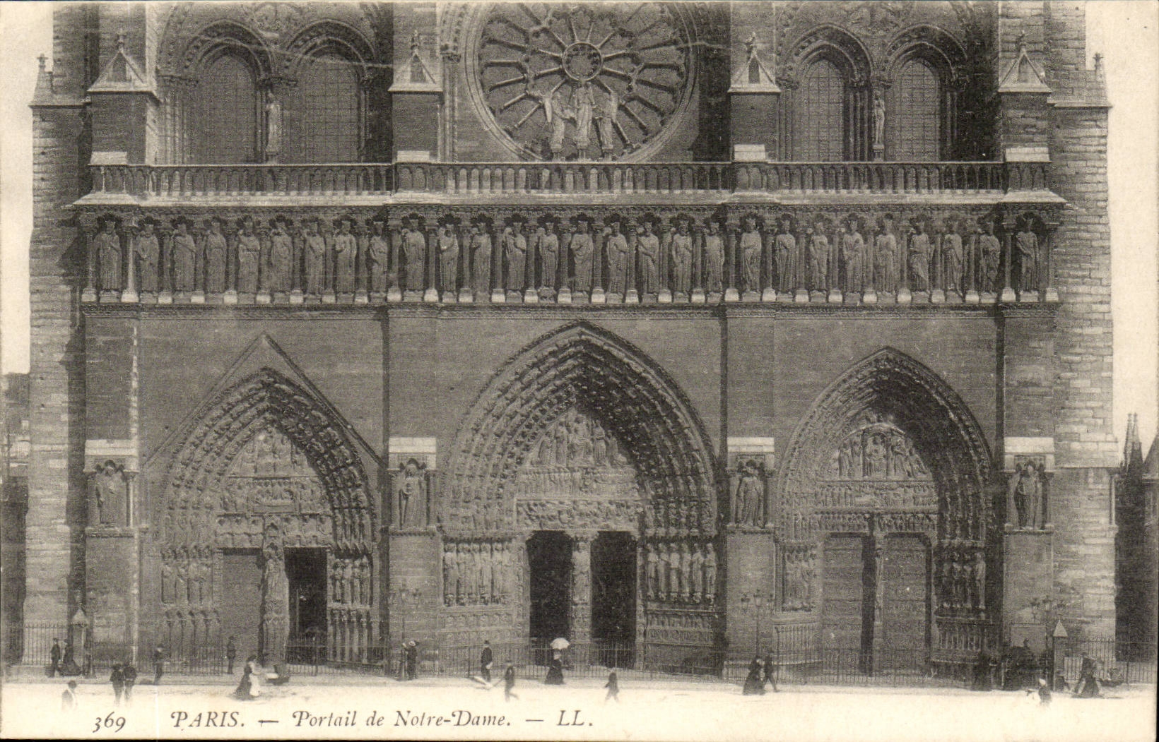 Paris - 4 - Gate of Notre Dame - CPA