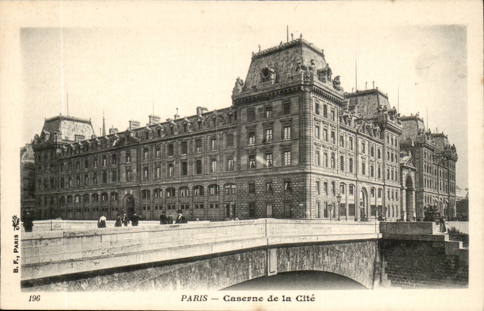 Paris - 13 - Barracks of the ISCED - CPA