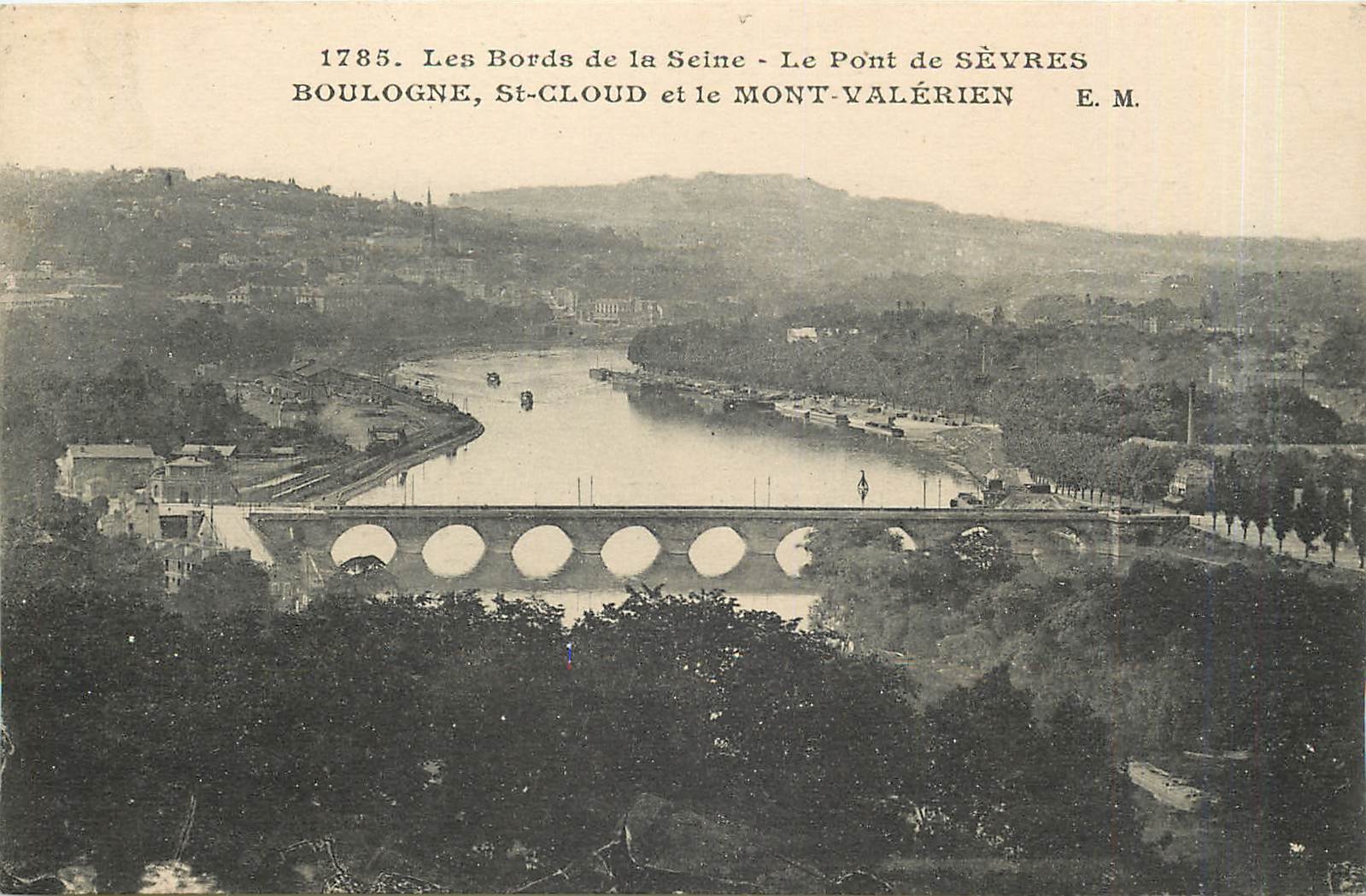 CPA Les Bords de la Seine Le Pont de Sevres Boulogne St Cloud et le Mont Valerien 