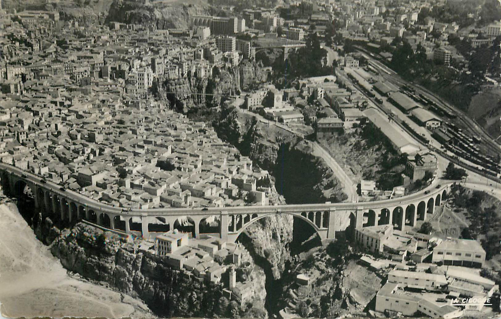 CPM Vue aerienne Constantine Vue generale