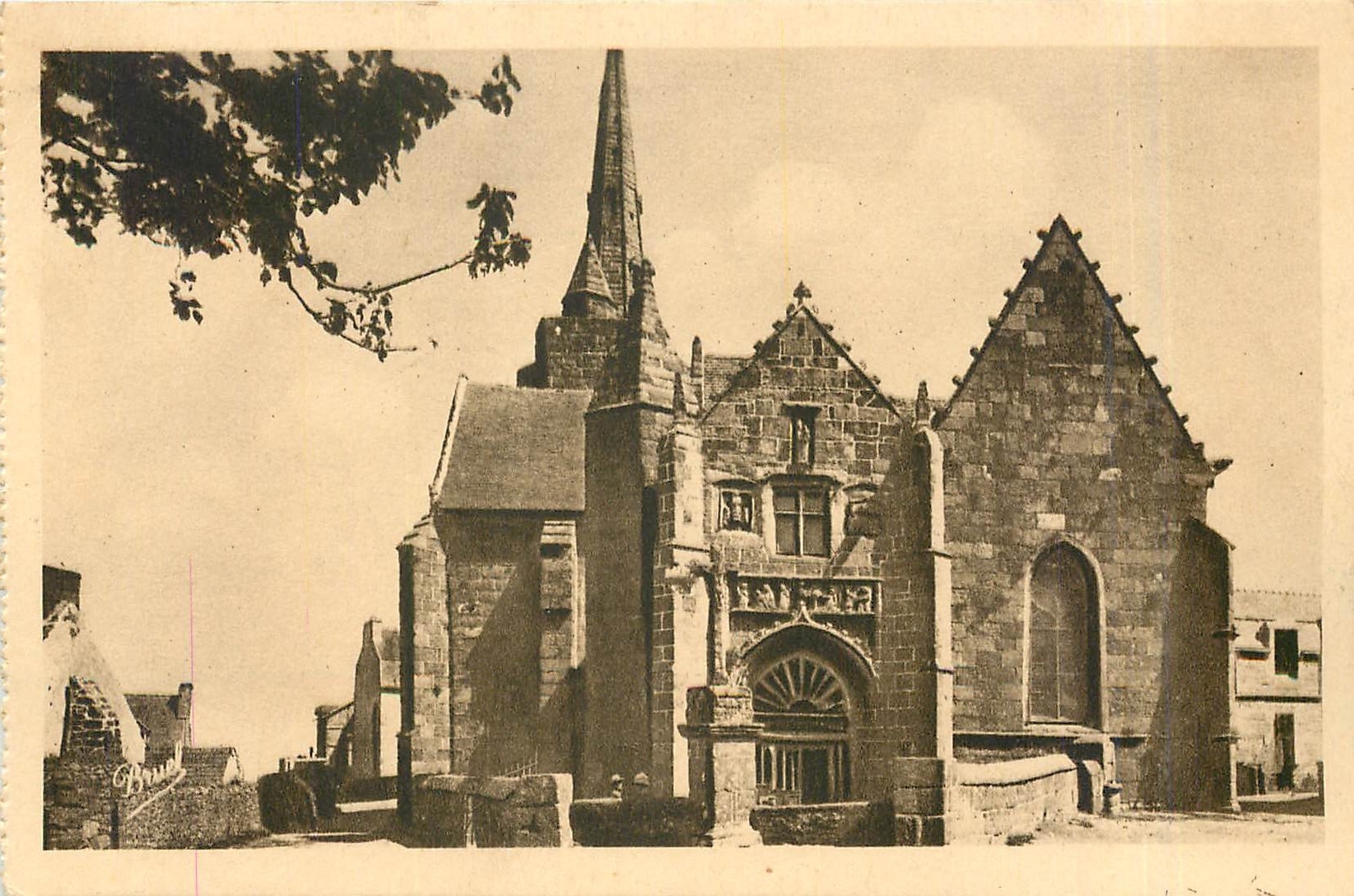 CPA Perros Ploumanach D du N Eglise de al Clarte 