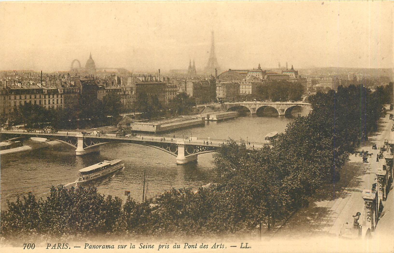 CPA Paris Panorama sur la Seine pris du Pont des Arts Tour Eiffel