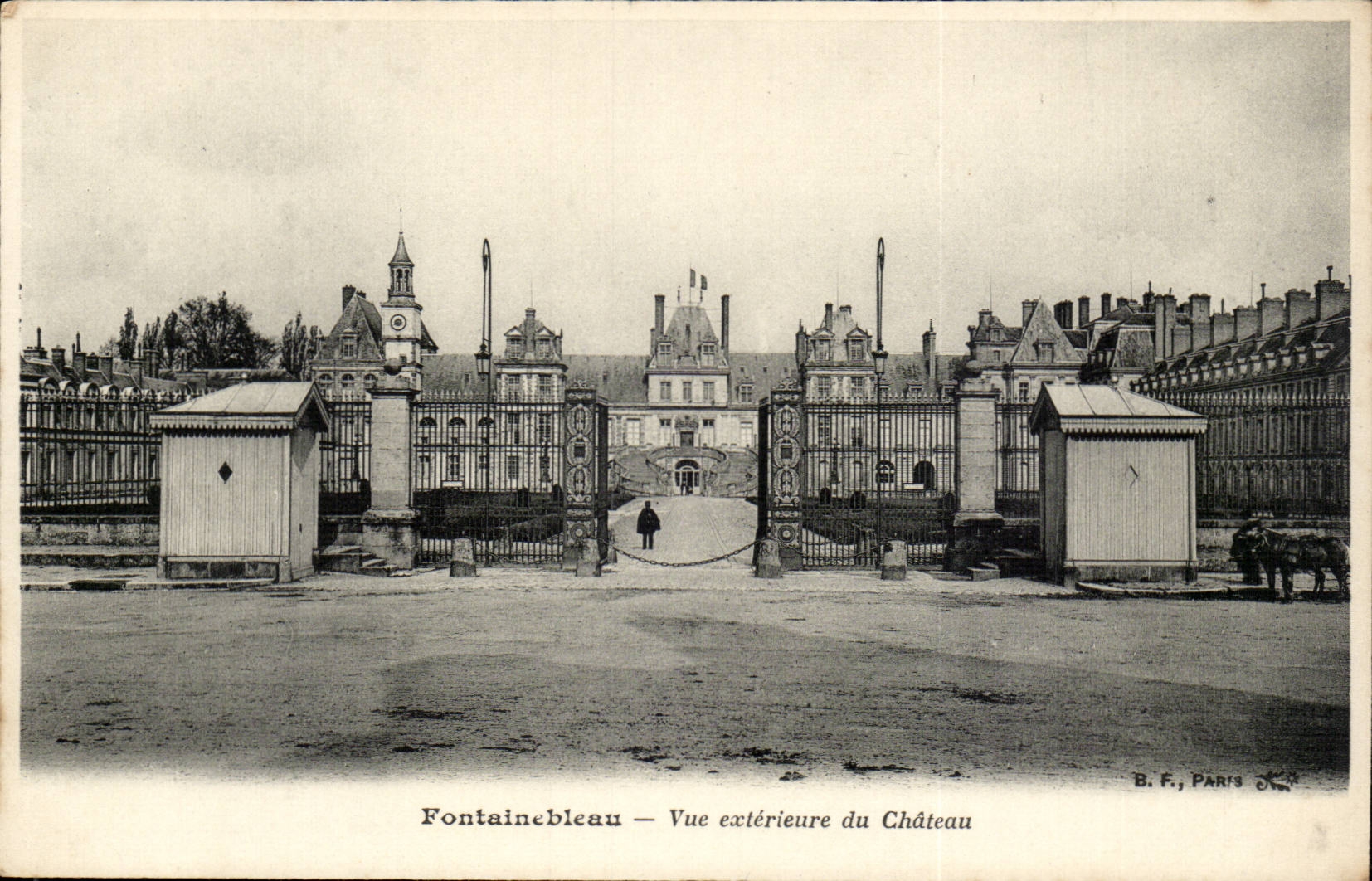 Fontainebleau - Sight External of the Castle-- CPA