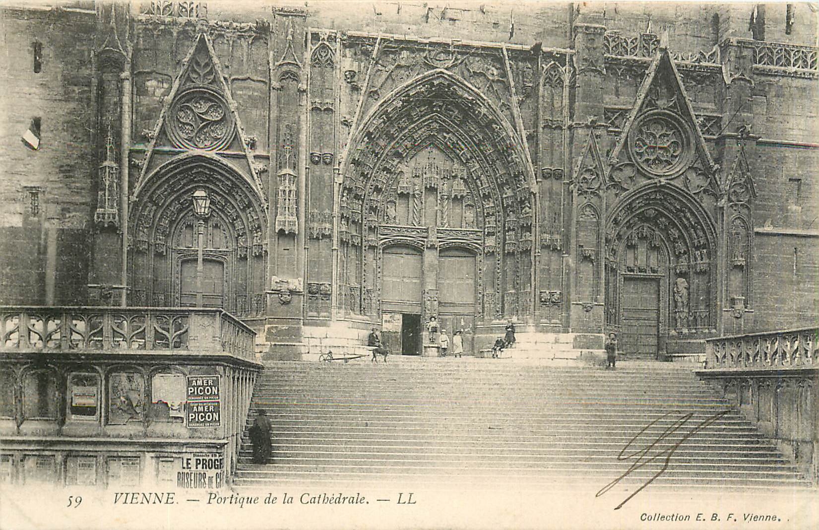 CPA Vienne Portique de la Cathedrale 