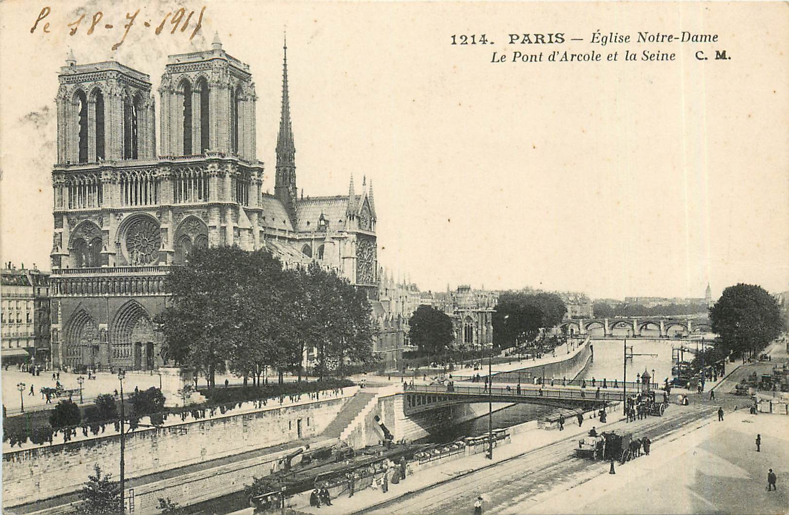 CPA Paris Eglise Notre Dame Le Pont d'Arcole et la Seine Bateau