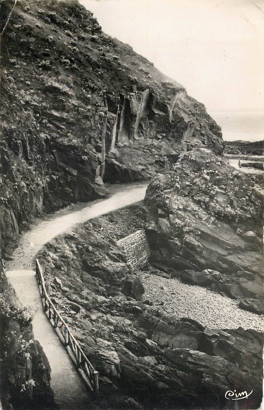 CPM Le Val Andre C du N Promenade de la Lingouare 