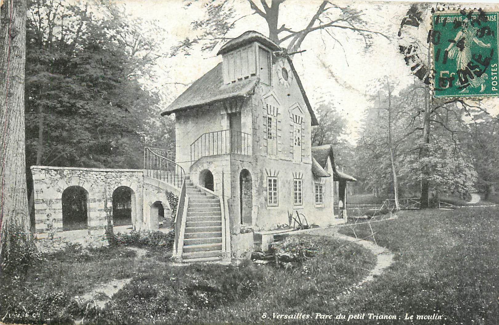 CPA Versailles Parc du petit Trianon Le Moulin