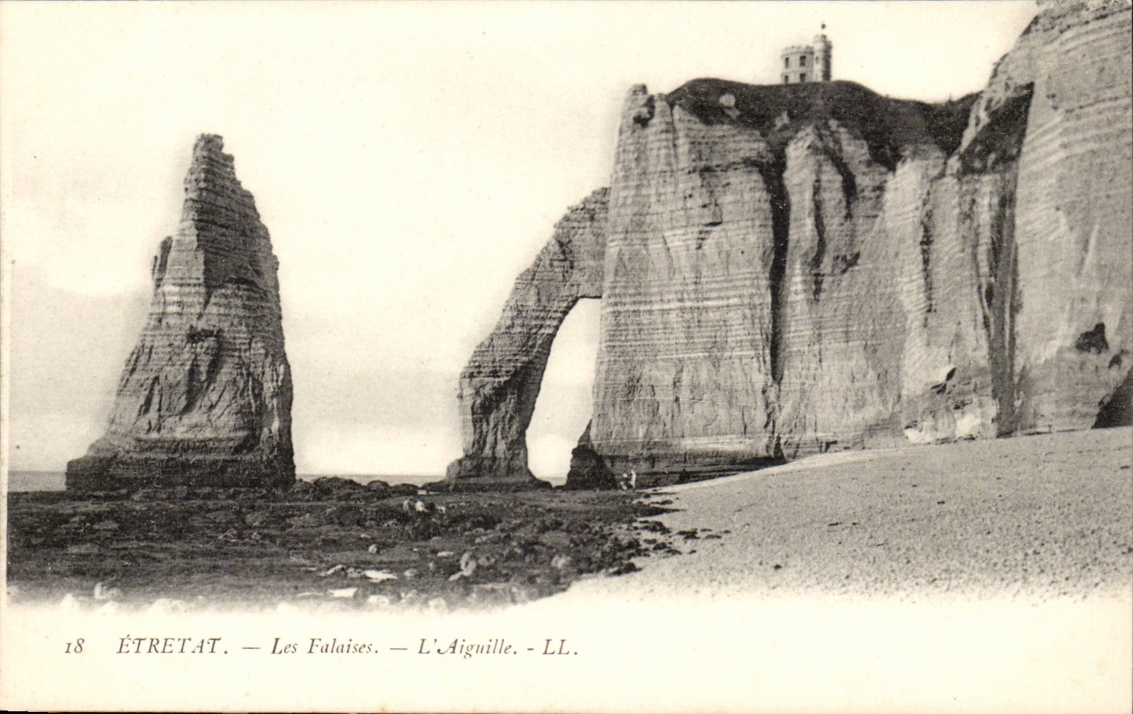 Etretat CPA Les falaises l'aiguille