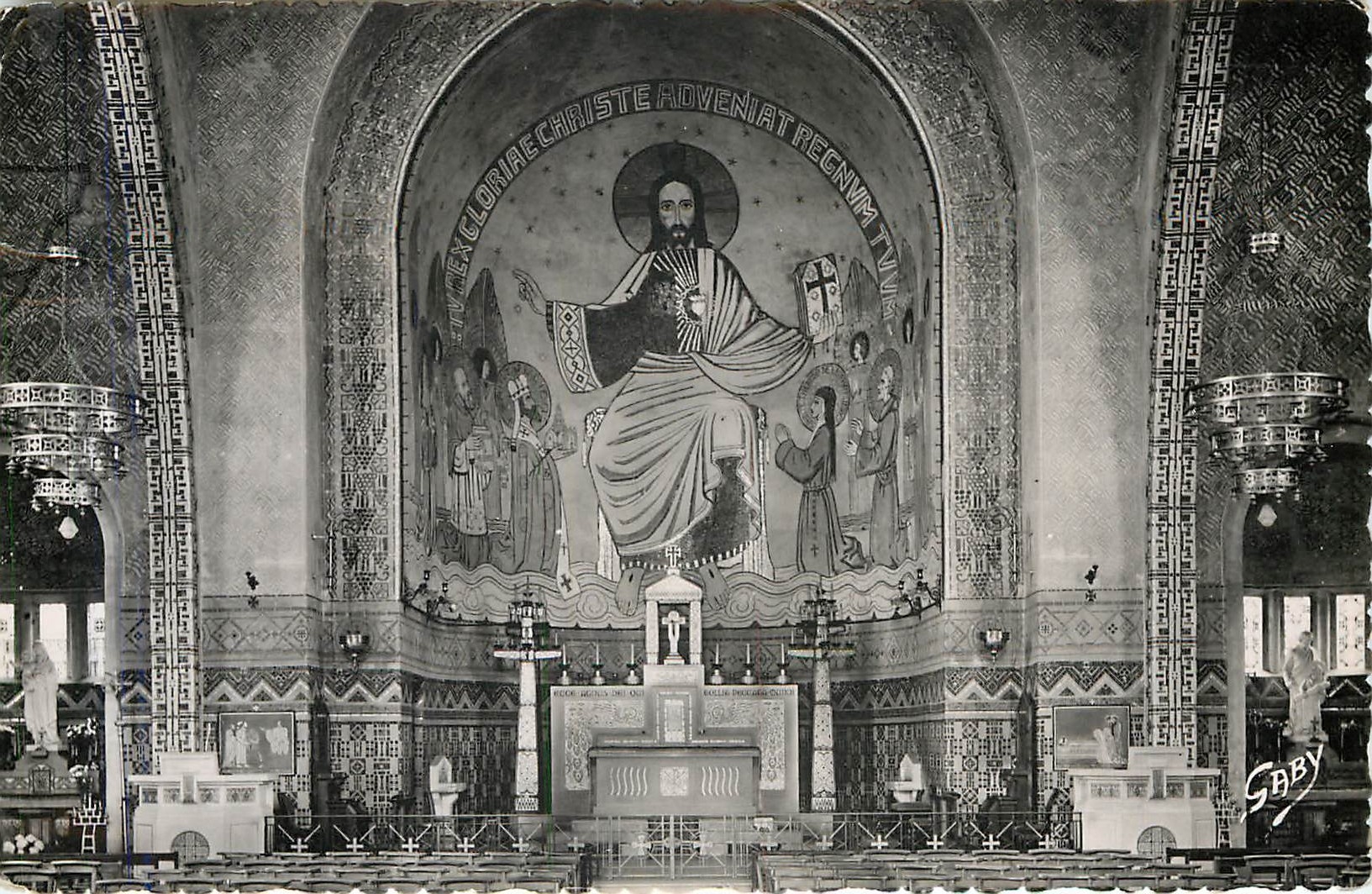CPM DOMFRONT Interieur de l'eglise Saint Julien