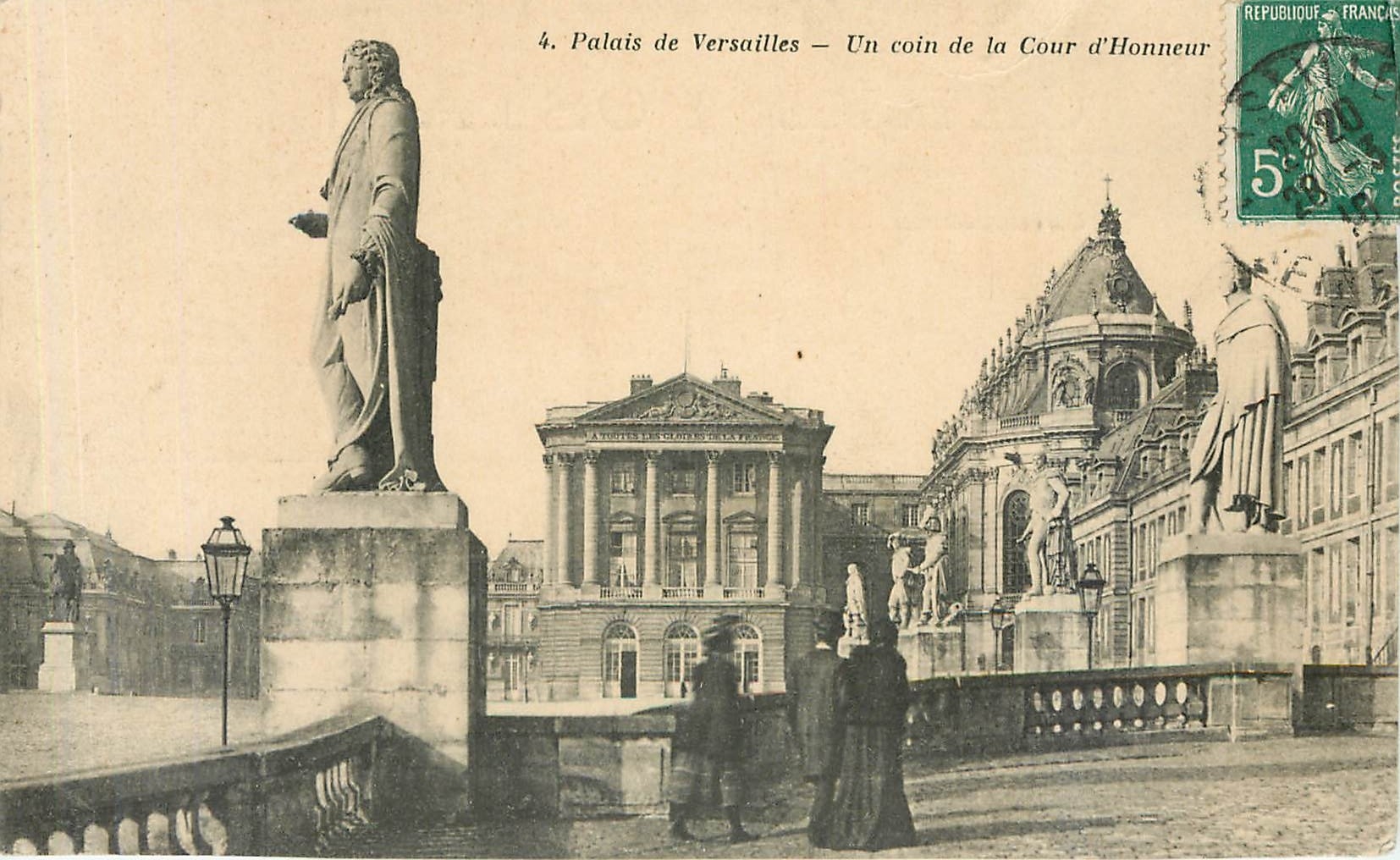 CPA Palais de Versailles  un cin de la Cour d'honneur