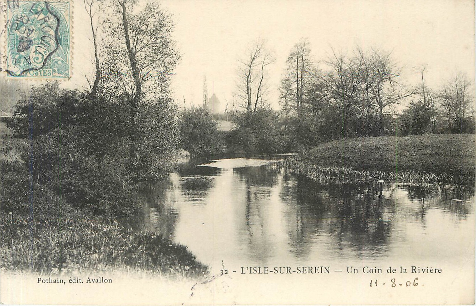 CPA UN L'ISLE SUR SEREIN.Un coin de la Riviere Moulin