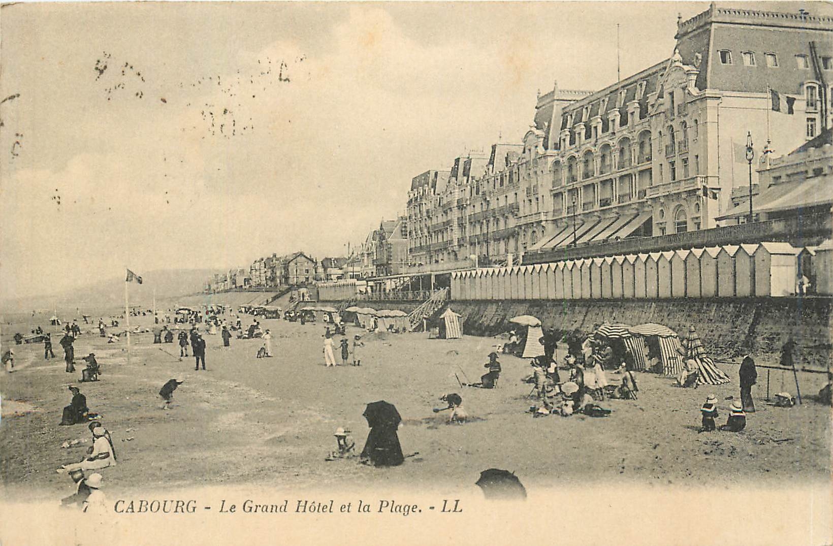 CPA CABOURG-Le Grand Hotel et la Plage