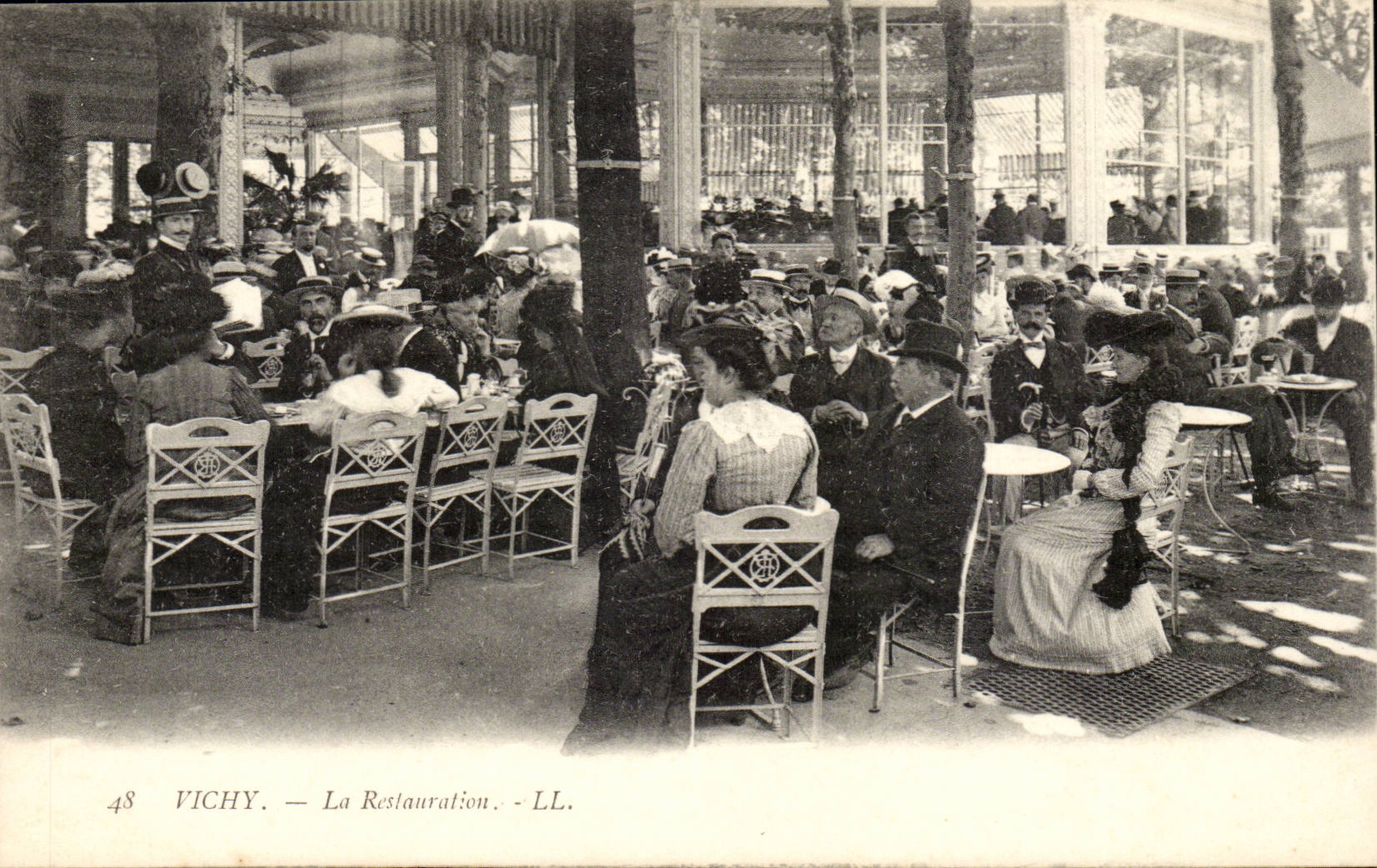 Vichy - Restoration - CPA