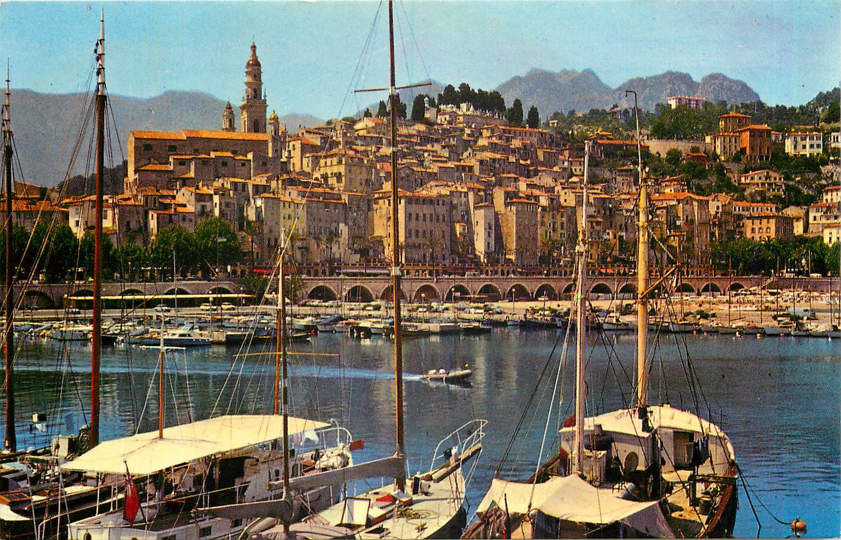 CPM Les Sites Merveilleux de La Cote d'Azur Menton Alpes Maritimes Le Port et la Vieille Ville 