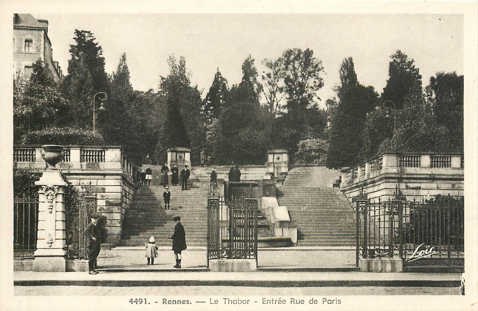 CPA Rennes Le Thabor Entree Rue de Paris