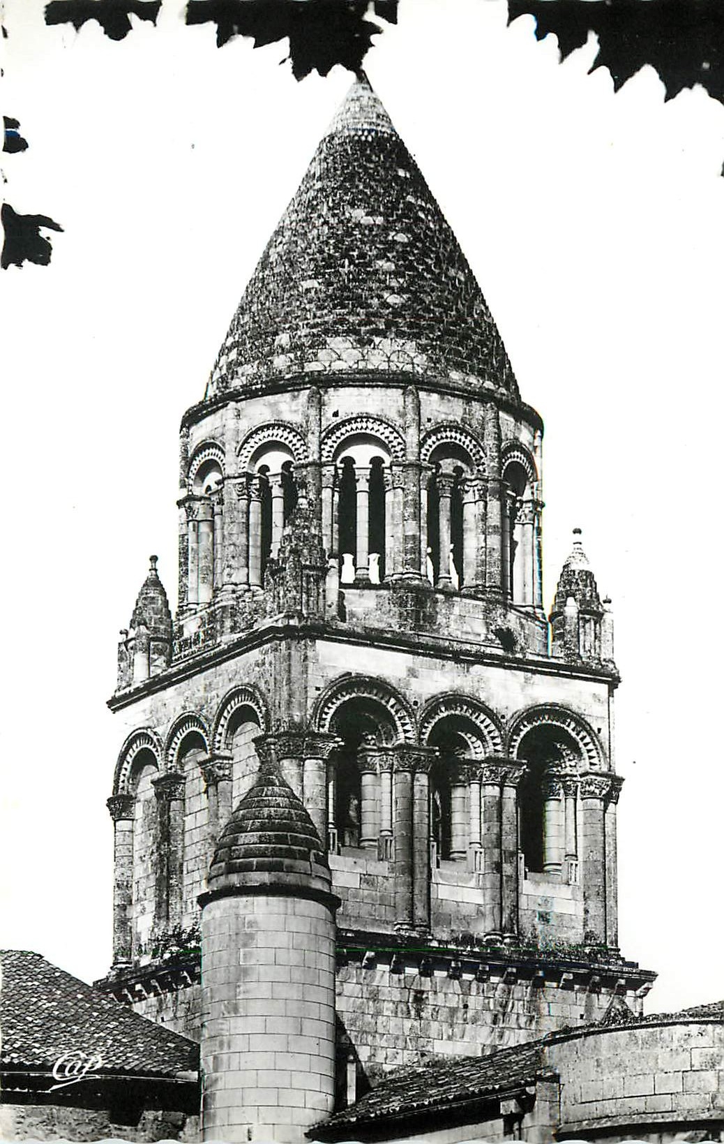 CPA Saintes Abbaye aux Dames Le Clocher 