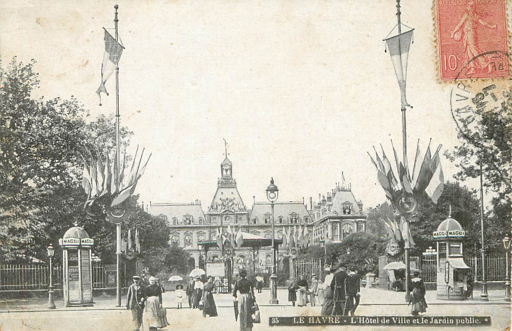 CPA Le Havre L'Hotel de Ville et le jardin public