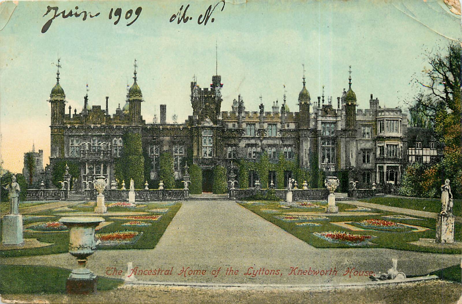 CPA The Ancestral Home of the Lyttons  Knewworth House