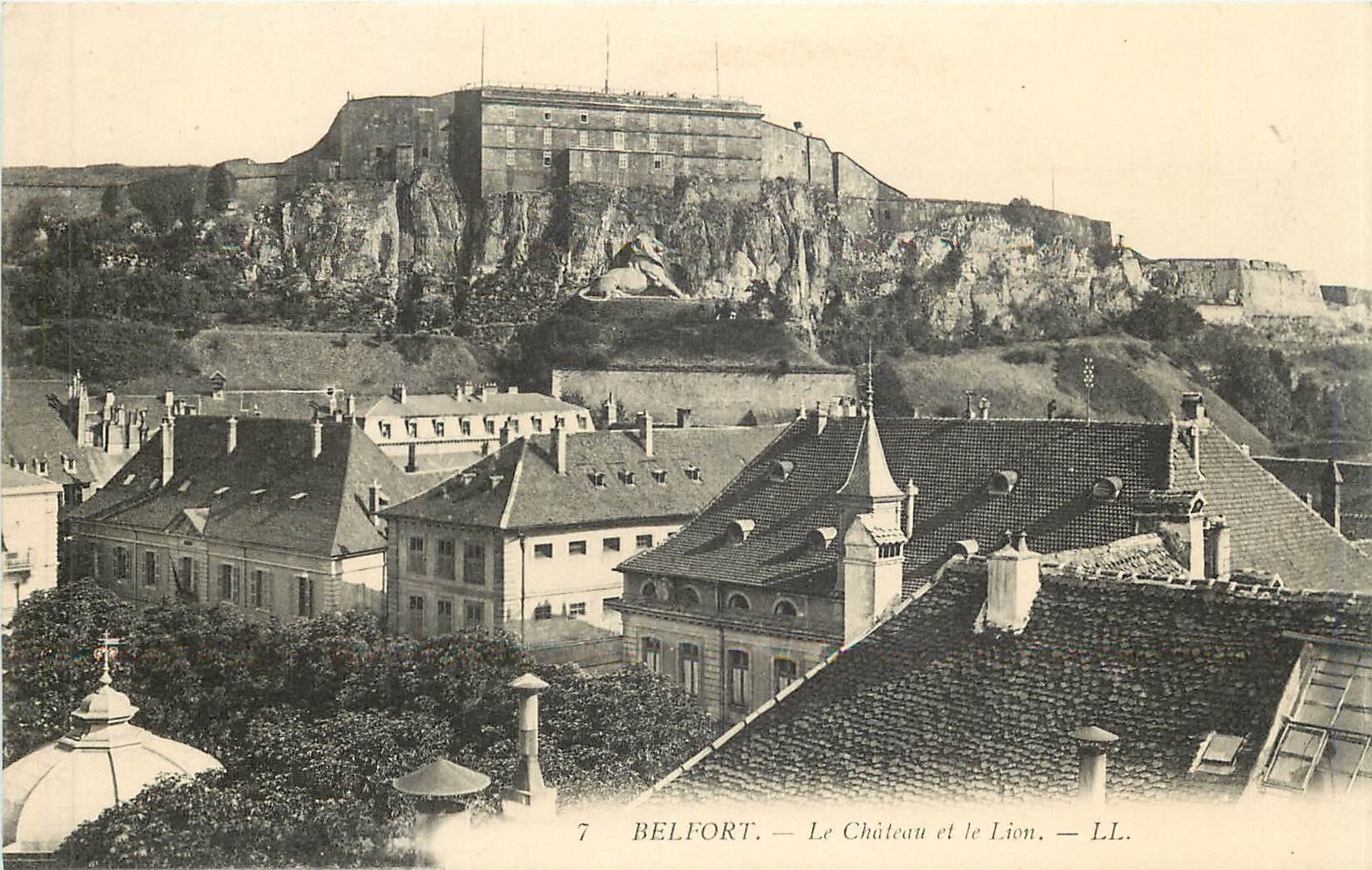 CPA belfort-Le Chateau et le Lion