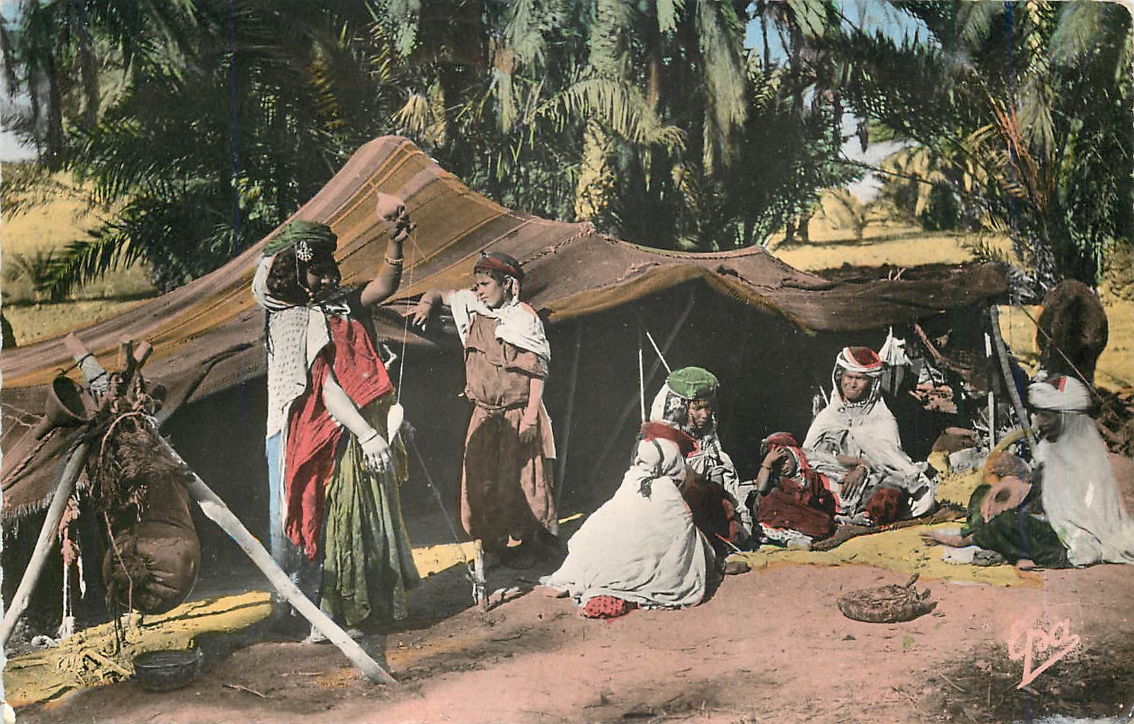 CPA SCENE ET TYPES. Campement  de Nomades