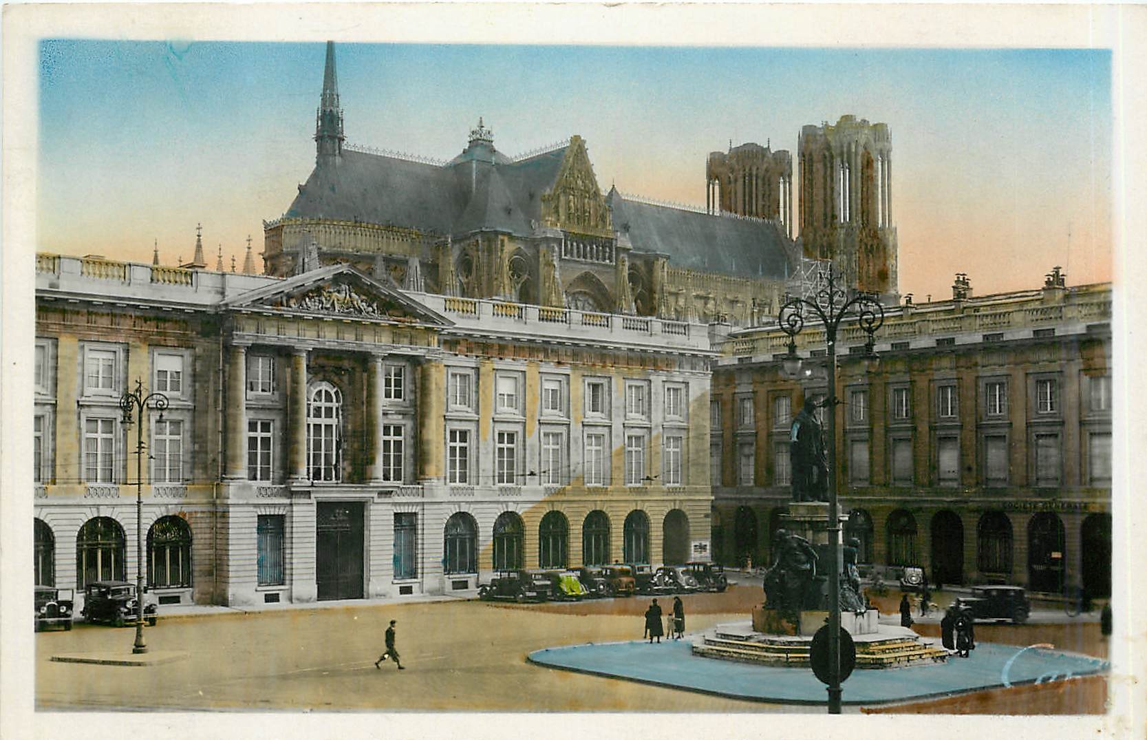 CPA Reims Place Royale et la Cathedrale 