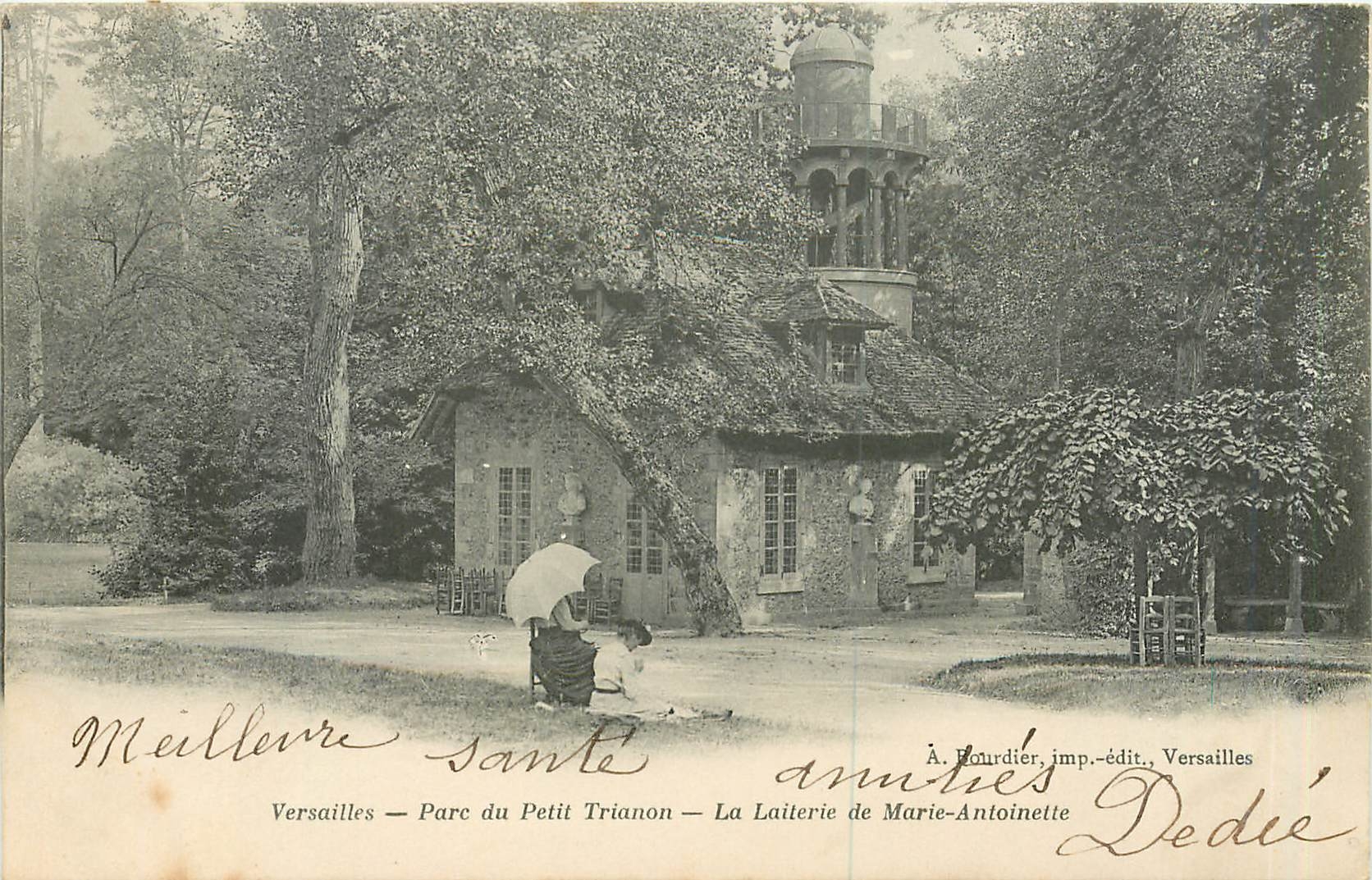 CPA Versailles Parc du petit Trianon La laiterie de Marie Antoinette
