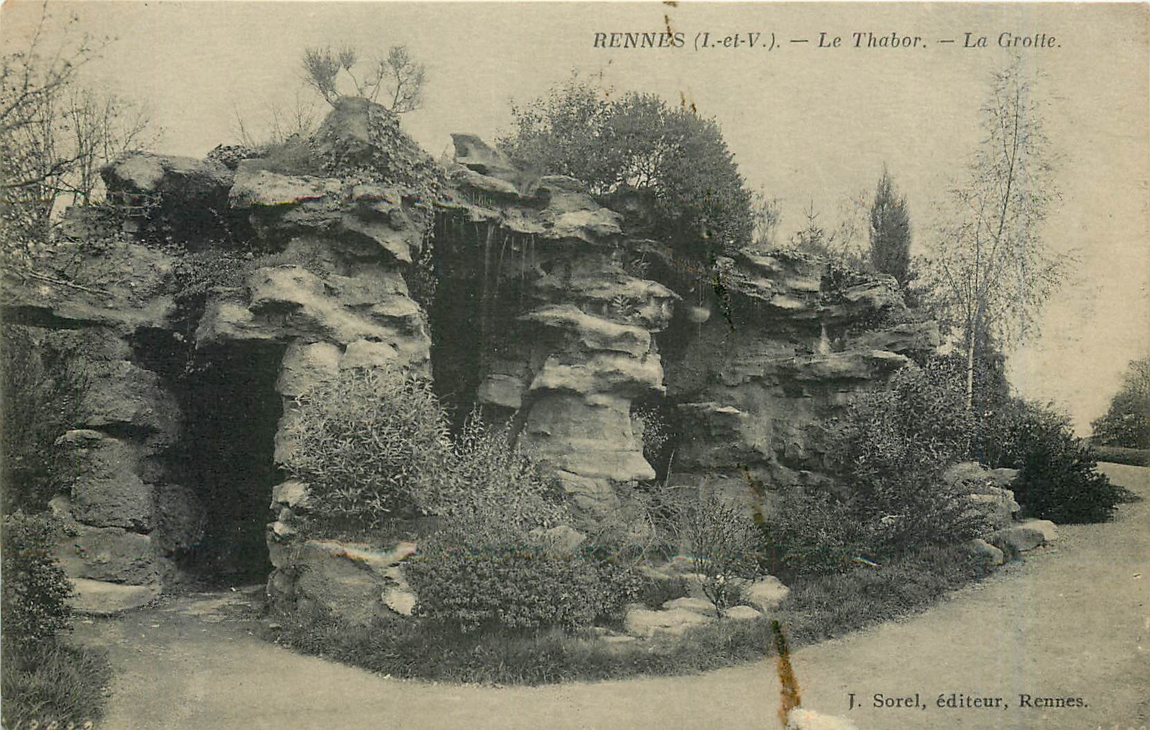 CPA Rennes L et V Le Thabor La Grotte 