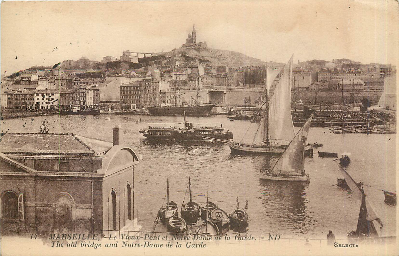CPA Marseille Le Vieux Pont et Notre Dame de la Garde Bateaux