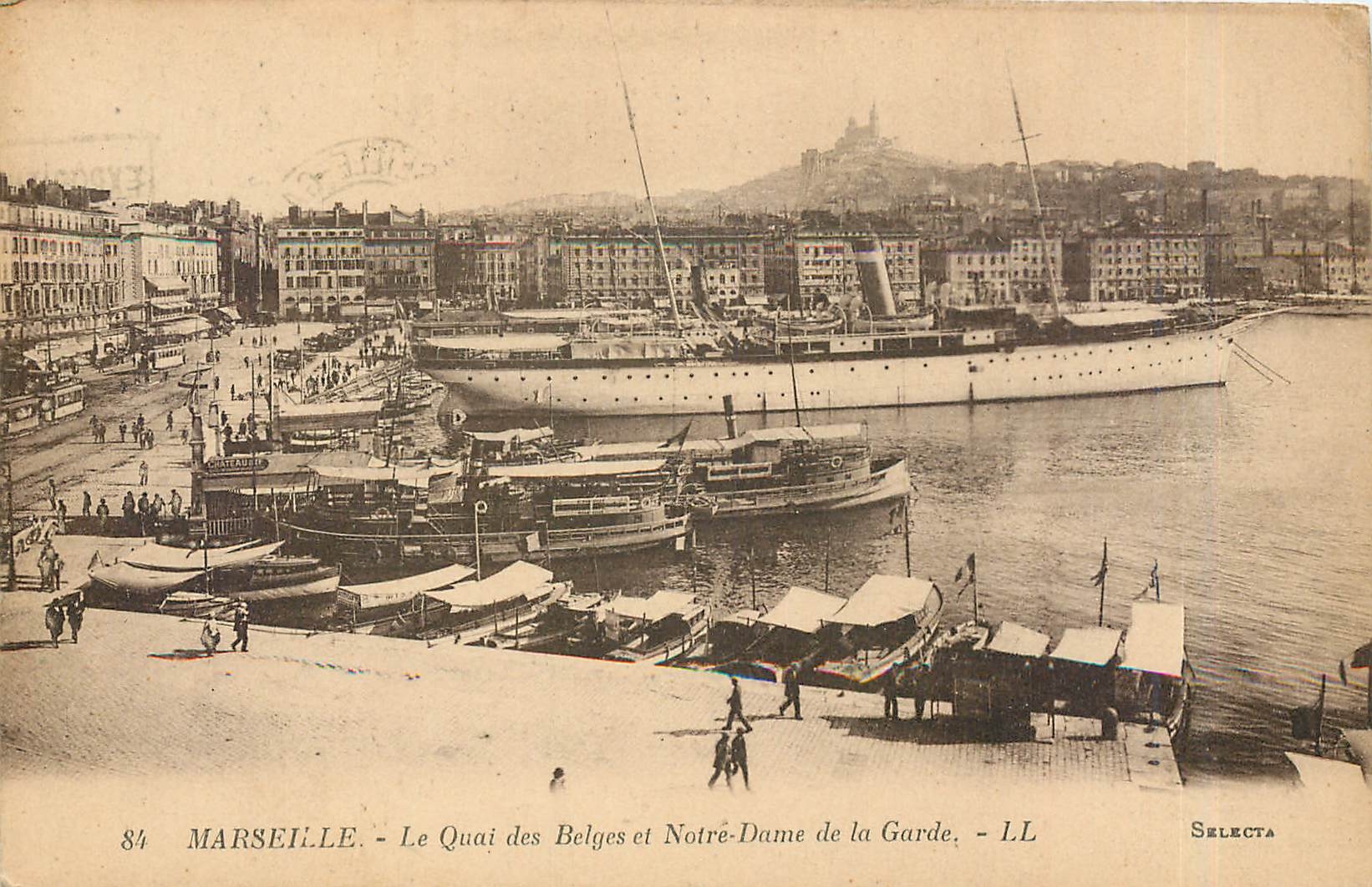 CPA Marseille Le Quai des Belges et Notre Dame de la Garde Bateaux